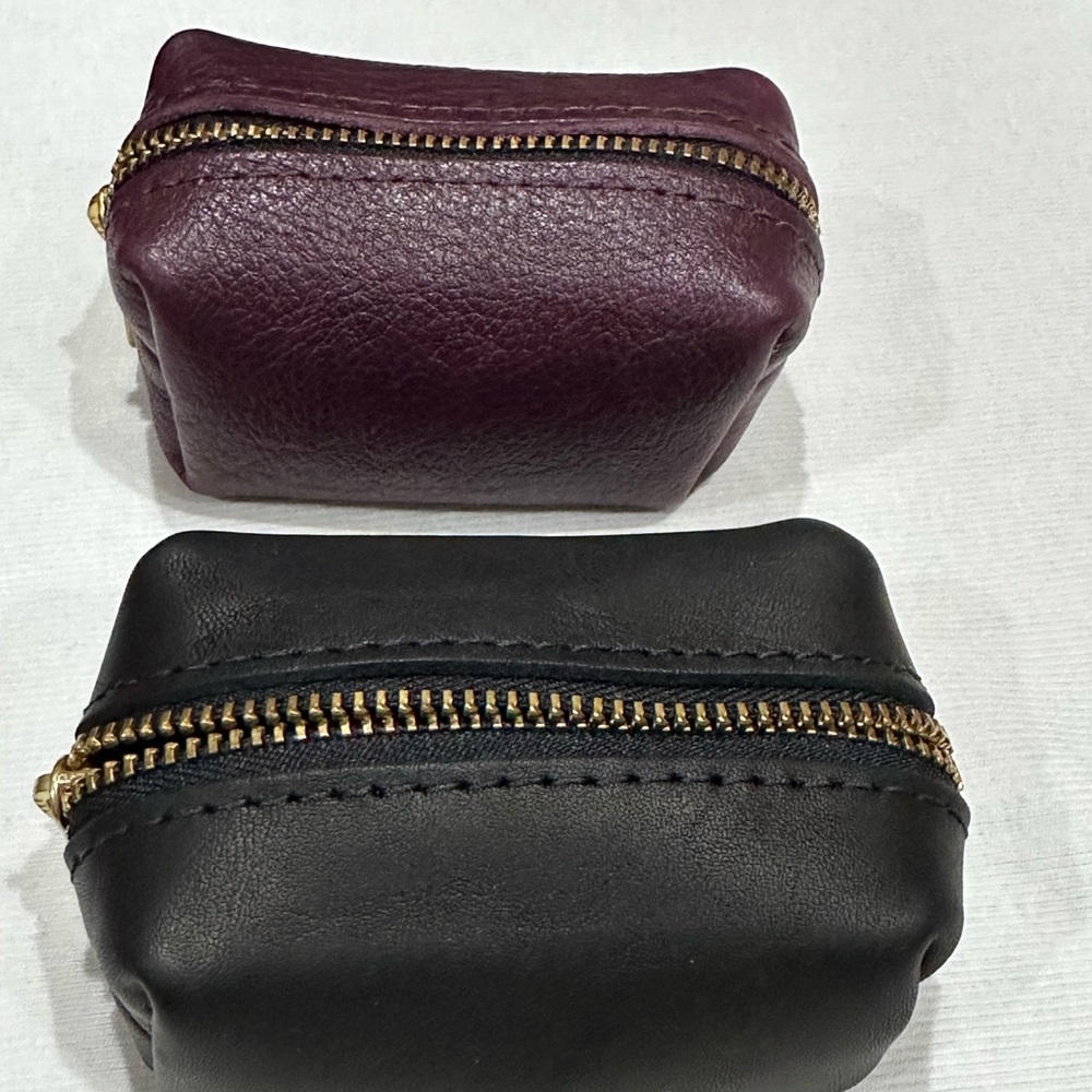 NWOT Portland Leather Goods Medium Dopp (no keychain) - (Black and Purple)